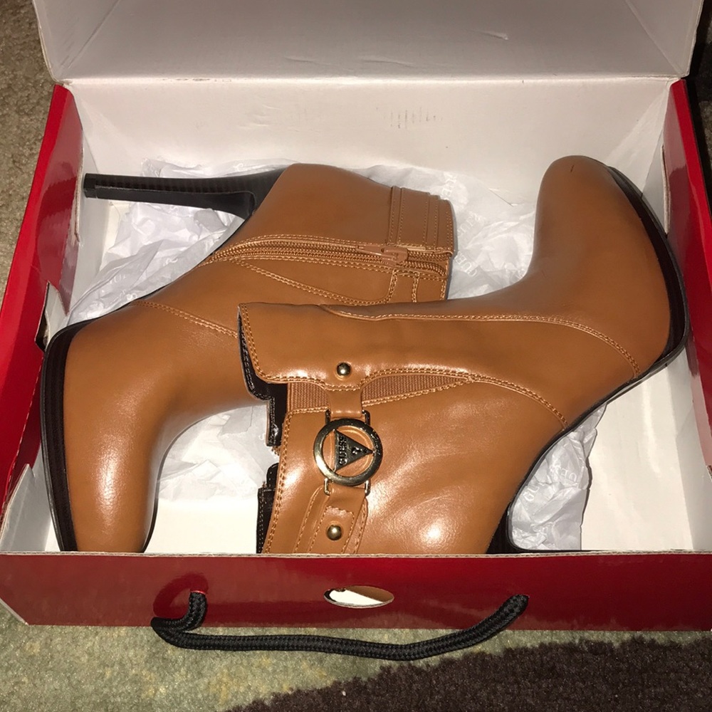 Guess Paiton dark natural booties size 9